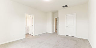 41715 MCMONAGLE Square Gallery 27