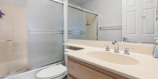 2 Bedroom Condo in Fashion Valley Gallery 18