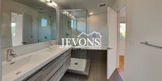 Luxury single-family home with inclusive water, sewer, and garbage Gallery 39