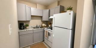 LIMITED TIME SUMMER OFFER! FREE RENT FOR YOUR FIRST MONTH! 1 Bedroom Apartment unit in Anderson Avenue Gallery 4