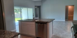 4/2 Newer  construction home. Gallery 12