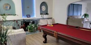 Resort-style 5 bedroom Thousand Oaks home with a pool! Gallery 9