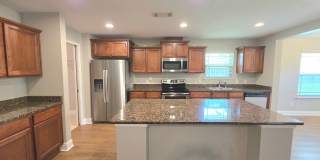 Spacious 3-Bedroom Home - Stonechase Gallery 7