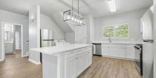 Renovated 6bed/3bath Close to Campus! Gallery 10