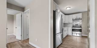 FOR RENT! Beautifully Remodeled 2 Bed/1 Bath Unit – Don’t Miss Out! Gallery 6