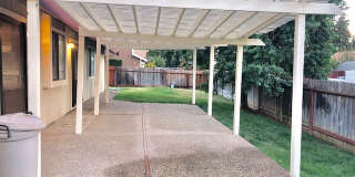 AVAILABLE FOR MOVE IN ON 8/1/26 -  RECENTLY RENOVATED 3 BED, 2 BATH 1 STORY ON LARGE CORNER LOT Gallery 24