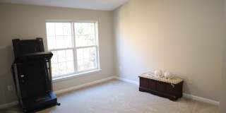 Exquisite Renovated Townhome in Germantown Estates Gallery 13