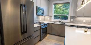 Fully Furnished Lake Oswego Gem!!!! Gallery 21