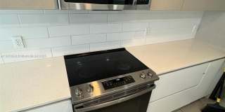 2555 NE 193rd St Gallery 8