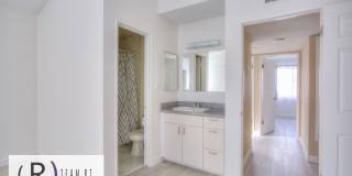 Gorgeous townhouse in a quiet 6-unit gated complex Gallery 40