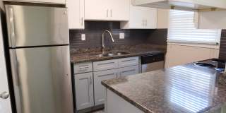 Creekwood Apartments Gallery 3