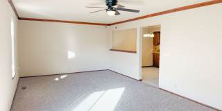 Prime Edmond Location | 3-Bed Duplex Near Boulevard & Broadway Gallery 6