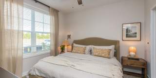 Middle Sound West Apartments Gallery 54