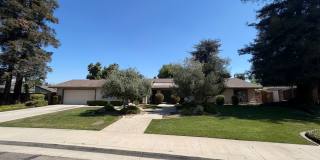 Great home with a pool for rent in Tulare! Gallery 1