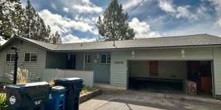 Grand 5Bd/3Ba Two Story Home w/ Bonus Room! 1409 NW Portland Ave! Gallery 1