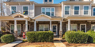 Two Story Townhome with Lower Level Minutes Away from RDU Airport! Gallery 1