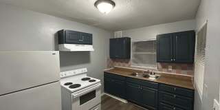 AVAILABLE FOR IMMEDIATE MOVE IN!! Gallery 3