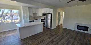 Upstairs 2 bedroom 1 bath apartment in PB, 4 blocks from ocean Gallery 1