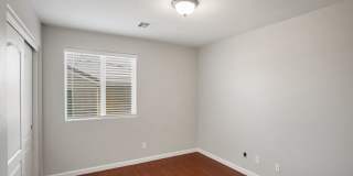 4 Bedroom, 3 Den West Side Home Gallery 27
