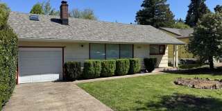 Charming 3BD/1BA located within walking distance to Friendly/College Hill neighborhood Market of Choice! Gallery 1