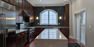 2150 W Monroe Street Gallery 29