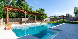 Luxurious Oasis with Poolside Serenity: Discover 17300 Zinc Drive, Edmond Gallery 4