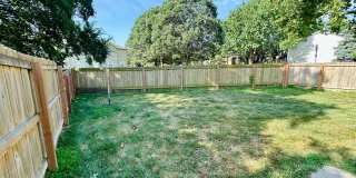 {1423} Updated Townhome + Two Car Garage + Fenced Yard + Lawncare Included Gallery 13