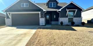 Stunning 3 bedroom, 2 bathroom home located in Bixby, Oklahoma! Gallery 1