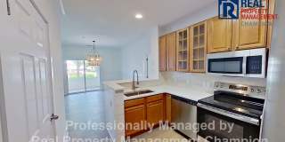 Beautifully Updated 2 BD/2 BA with Screened Porch & Modern Finishes Gallery 9