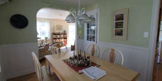 Beautiful 4-bedroom, 2-bathroom Spacious home! Original hard wood floors throughout! Gallery 7