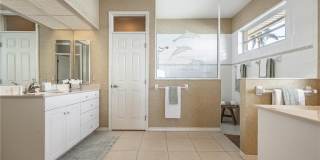 5323 SW 28th Place Gallery 18