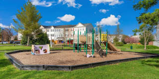 4960 CLARENDON Terrace Gallery 55