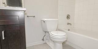 2520 W Leland Gallery 21