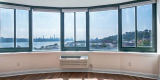 Windsor at Mariners Gallery 24