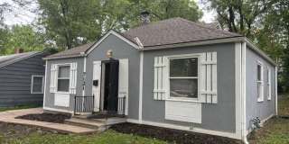 Updated 4 Bedroom, 2 Bathroom Home Near Waldo Gallery 2