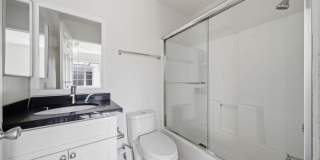 6616 Sylmar Ave Gallery 12