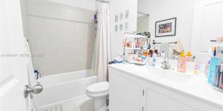 817 NE 211th St Gallery 14