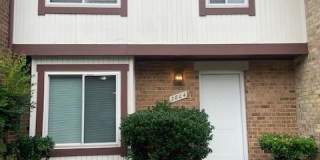 2804 CAMBRIDGE DR Gallery 1