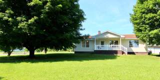 Stunning Home with Breathtaking Blue Ridge Mountain Views!   3 Bedrooms | 2 Baths Gallery 1