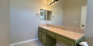 Gated Townhome 3-Bedrooms 2.5-Bathrooms! Gallery 14