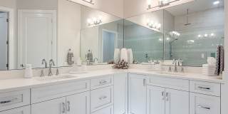 ****DOWNTOWN NAPLES*** SEASONAL***BEAUTIFUL VILLAS NAPOLI****NOW AVAILABLE*** Gallery 56