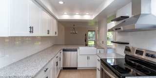 Beautiful Townhome in Central Colorado Springs! Gallery 3