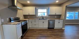 Remodeled Single Level 3 Bed, 2 Bath Home w/ 1 Car Garage Gallery 8