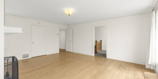 2128 Bay Street Gallery 7