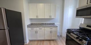 Fully updated 1 bedroom 1 bath Apartment in Troy Hill! Gallery 1