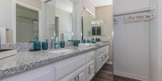 Villa La Paz Apartment Homes Gallery 28