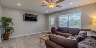 ANNUAL RENTAL - 3 Bed, 2 Bath Fully Furnished Home Gallery 4