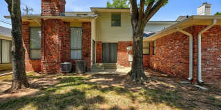 Beautiful Two-Story 3bed/2bath Townhome Available in Westside Norman!! Gallery 39