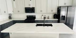 Fully Furnished 4BR + RV Garage Gallery 12