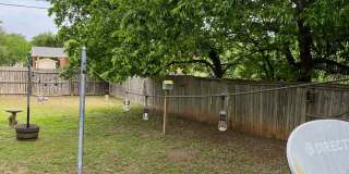 Cute 2 Bed 1 Bath Gallery 12